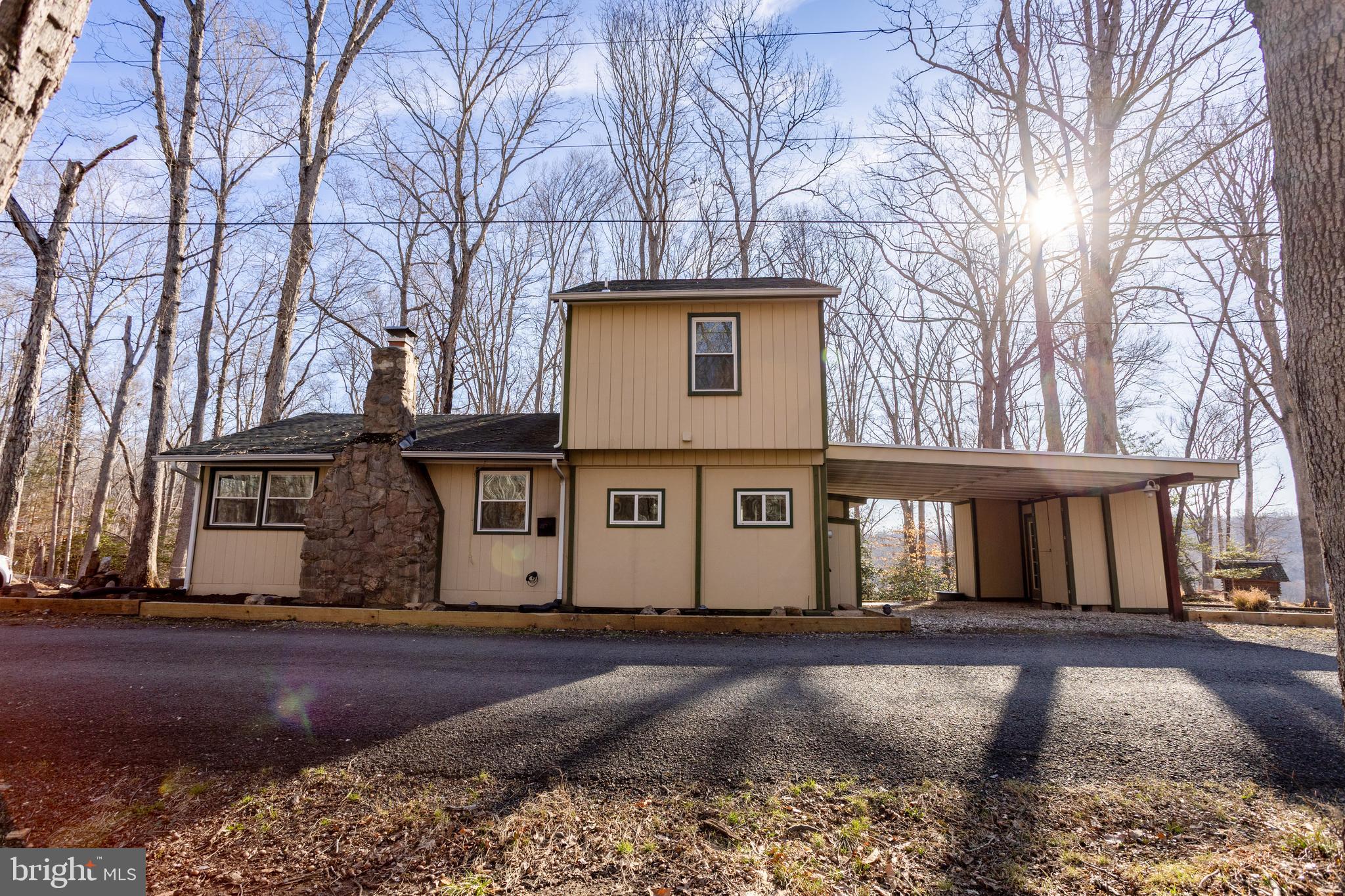 11961 Mente Road Manassas, VA 20112 - Photo 4 of 40 Right side exterior
