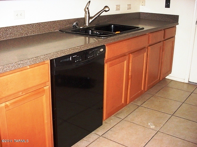 6032 South Avenida Ribero Tucson, AZ 85706 - Photo 6 of 16 Gallery Image 6