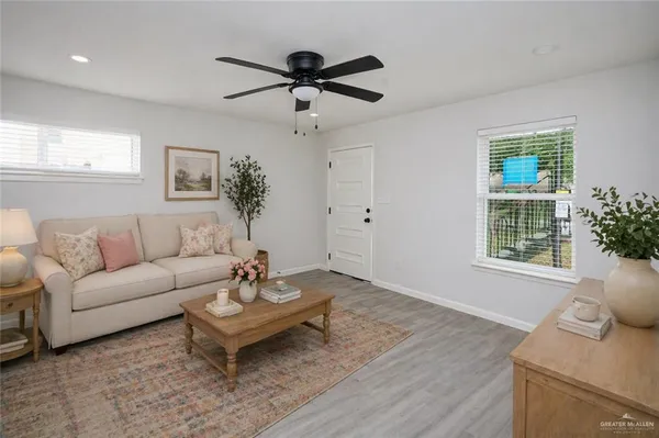 $900 | 1107 Shasta Avenue, Unit 2, McAllen, TX 78504