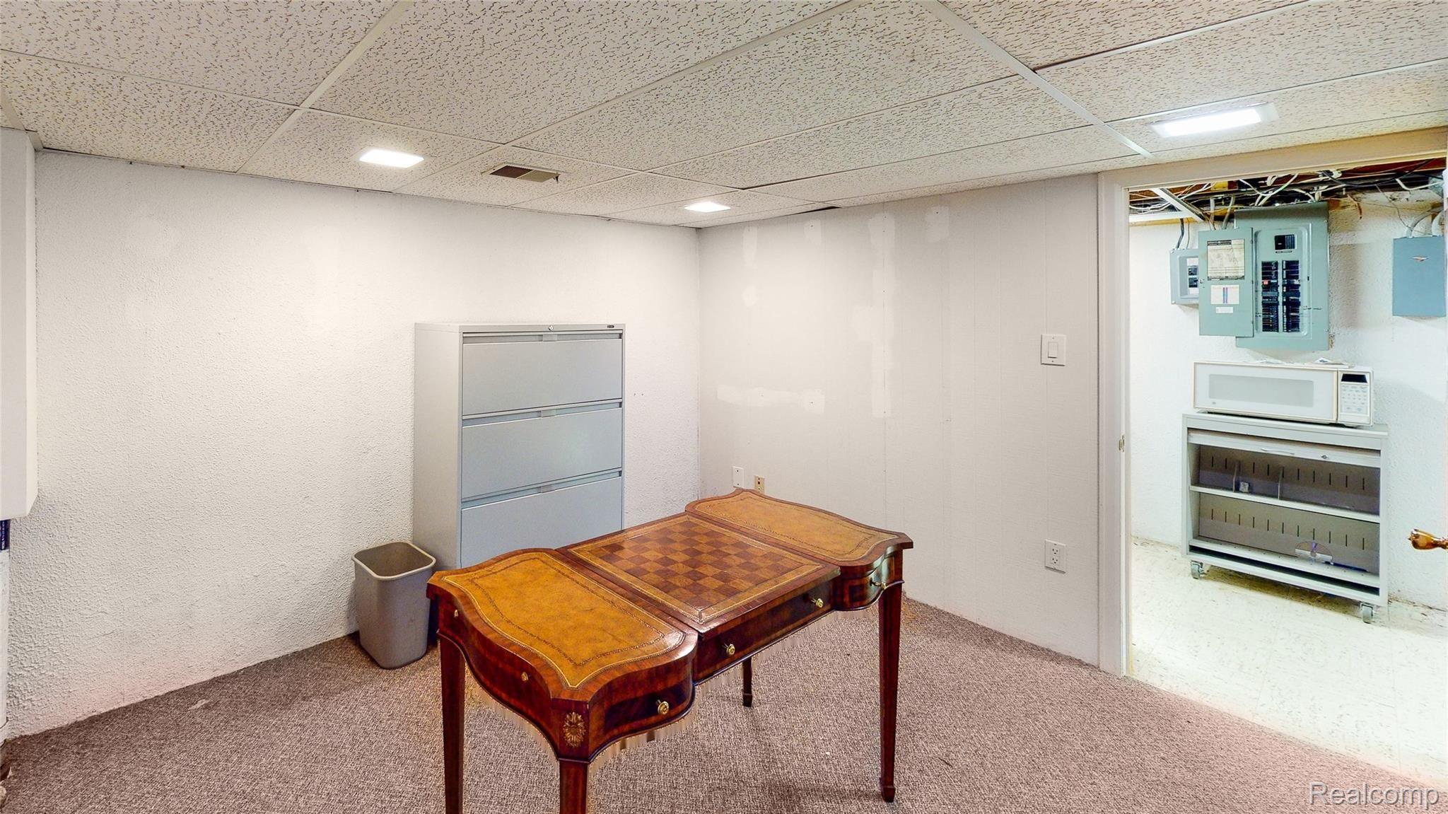 475 Goodhue Road Bloomfield Hills, MI 48304 - Photo 58 of 84 Welcome-To-475-Goodhue-Court-57-Hobby-Room.jpg