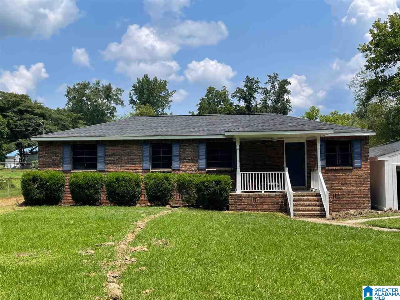 625 Pinewood Avenue Bessemer, AL 35023 - Photo 1 of 26