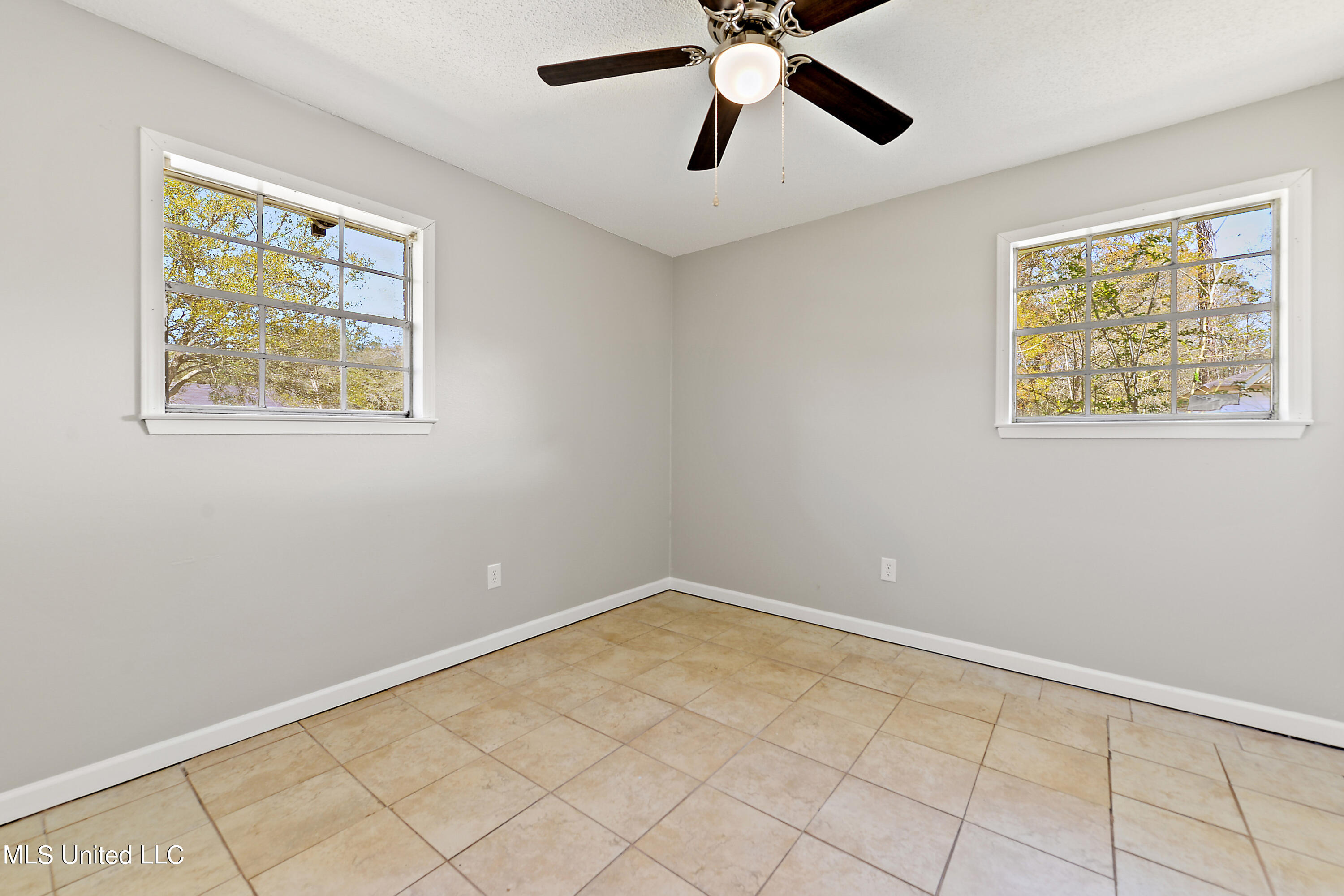 7214 Carlisle Street Moss Point, MS 39563 - Photo 12 of 26 012