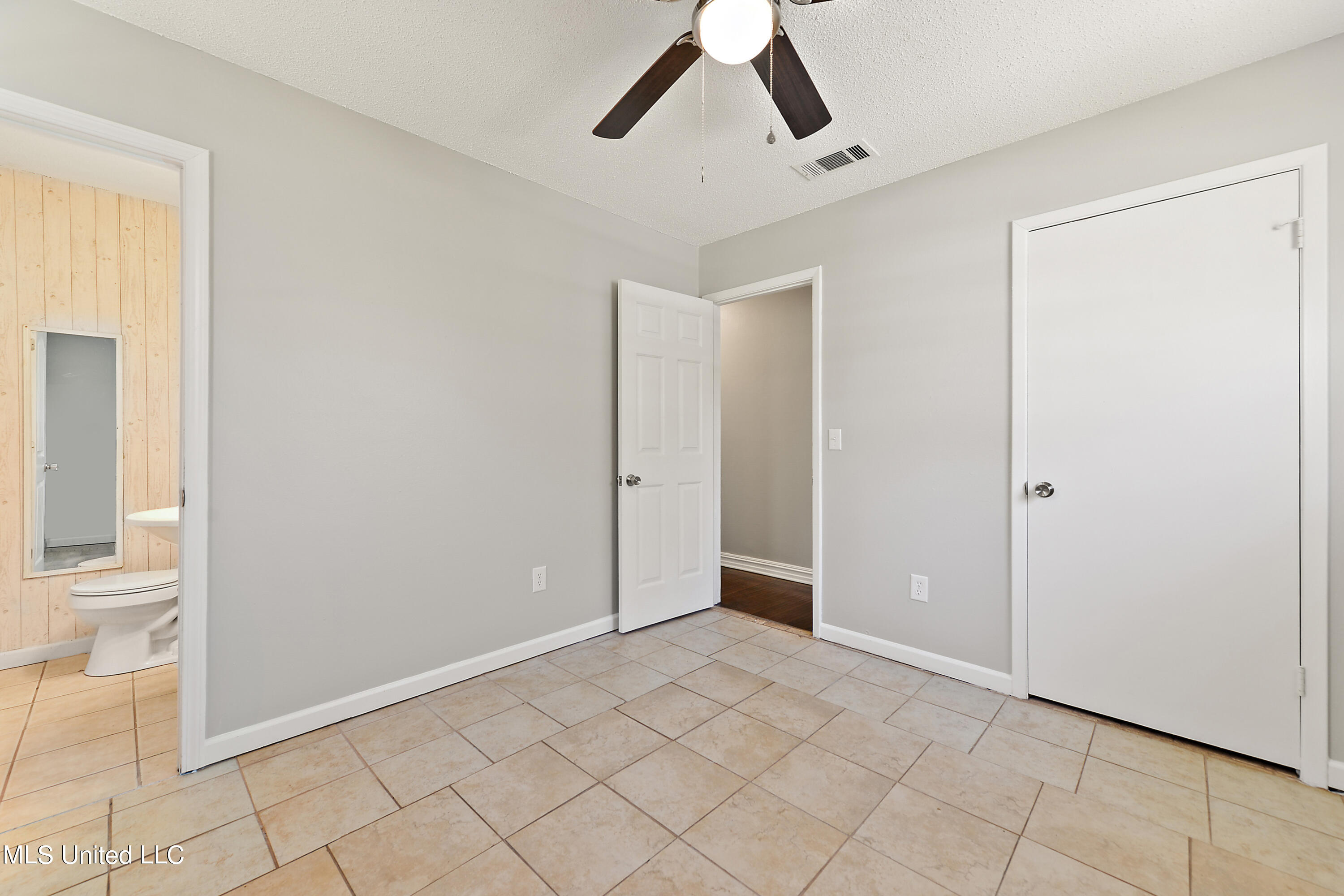 7214 Carlisle Street Moss Point, MS 39563 - Photo 13 of 26 013