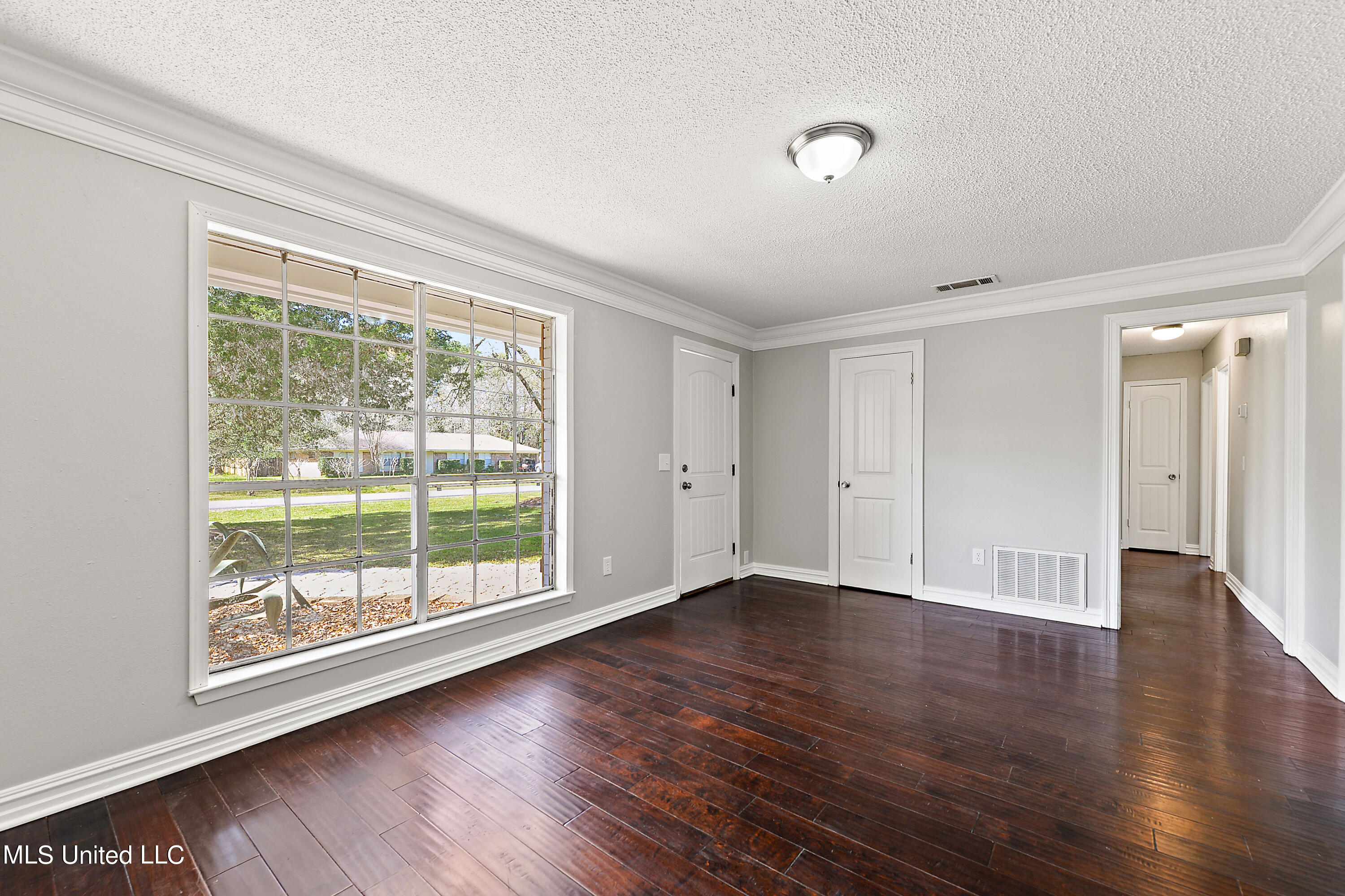 7214 Carlisle Street Moss Point, MS 39563 - Photo 4 of 26 004