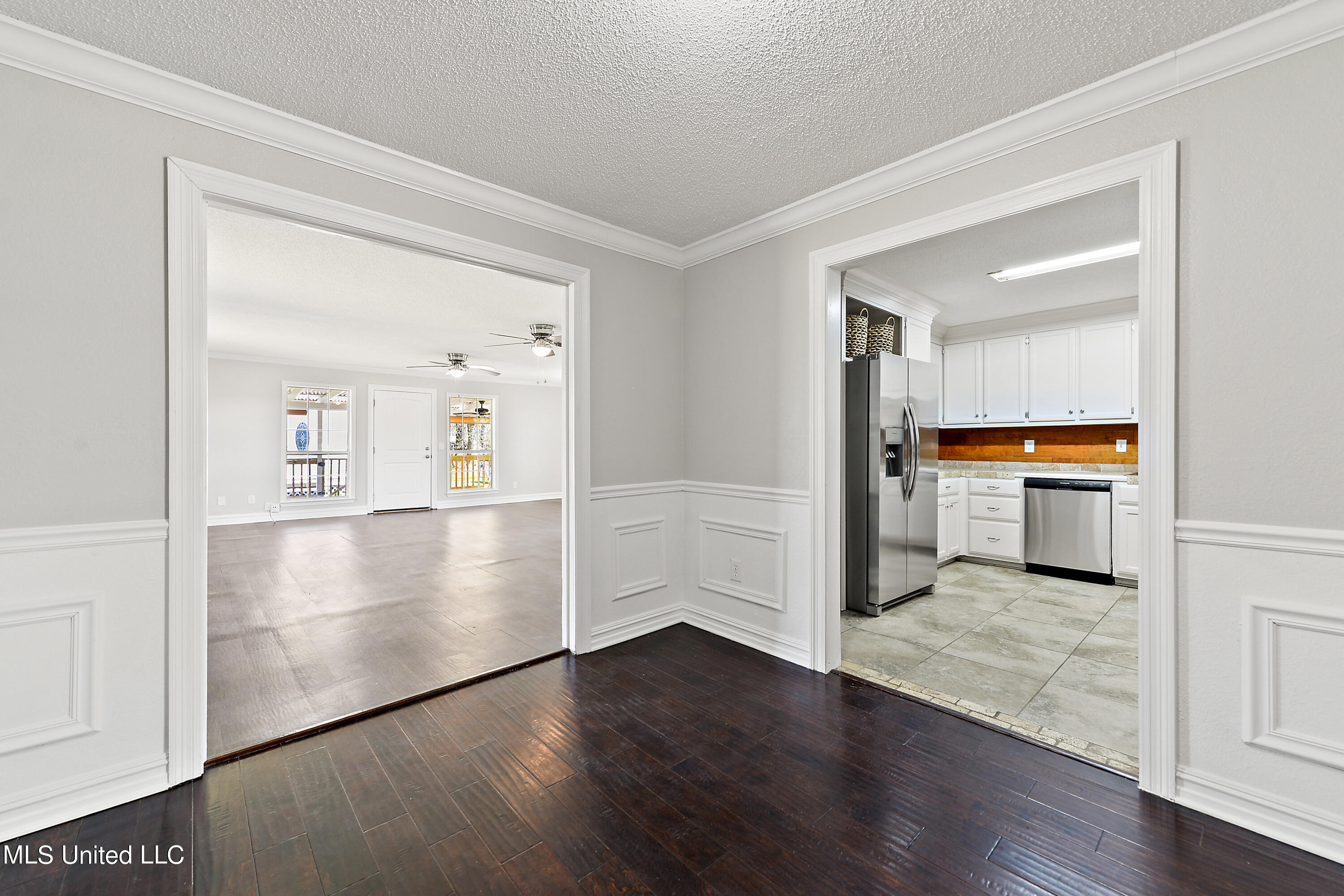 7214 Carlisle Street Moss Point, MS 39563 - Photo 6 of 26 006