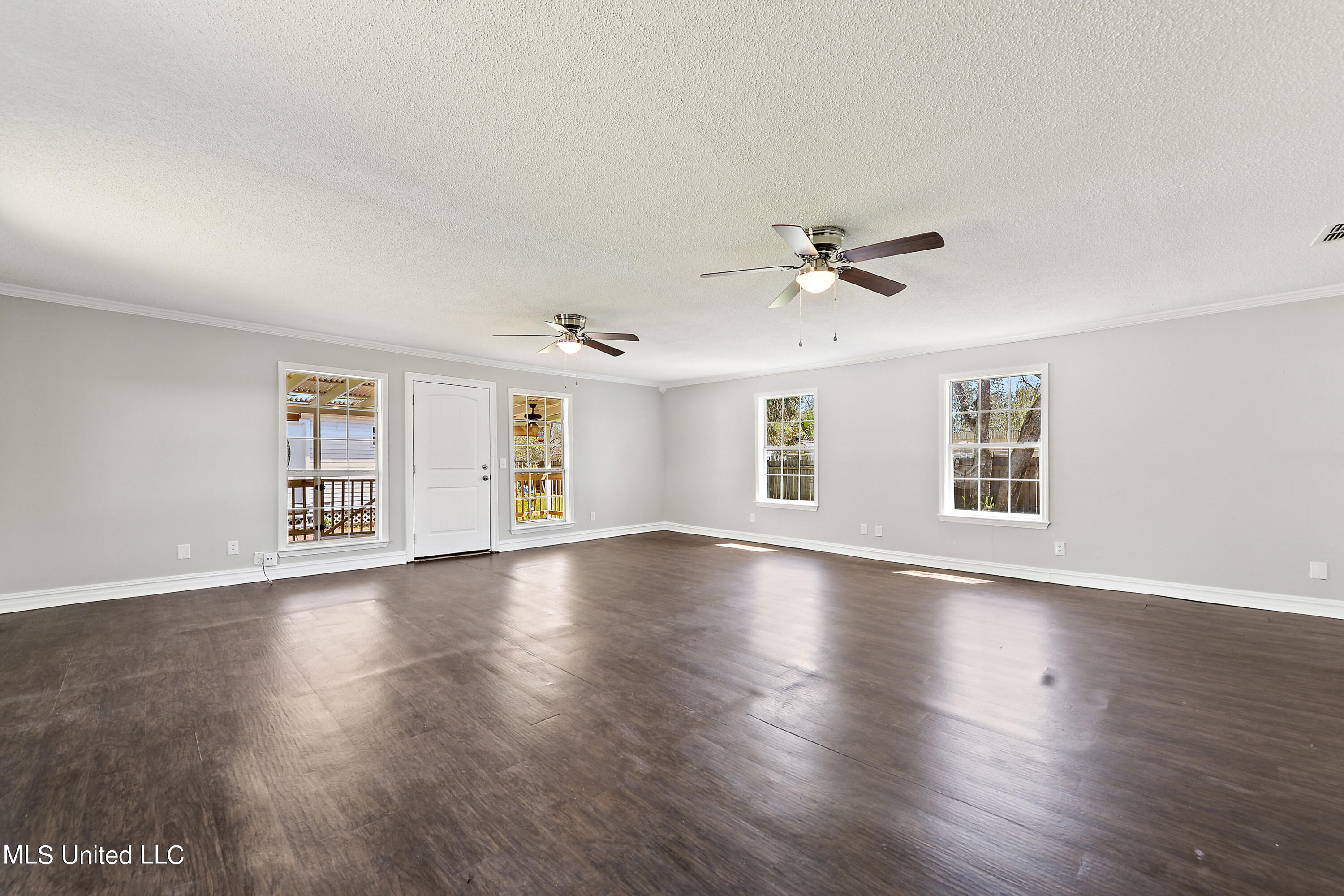 7214 Carlisle Street Moss Point, MS 39563 - Photo 10 of 26 010