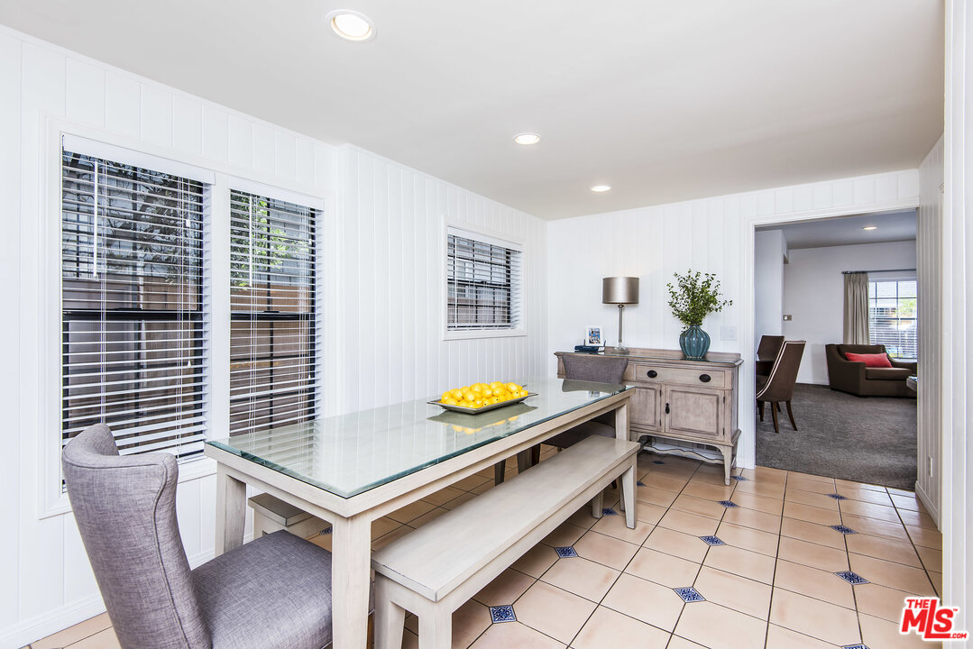 27 30th Avenue Venice, CA 90291 - Photo 15 of 49 a living room with furniture and a table