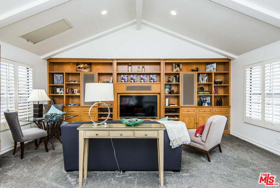27 30th Avenue Venice, CA 90291 - Photo 33 of 49 a outdoor living space with furniture and a fireplace
