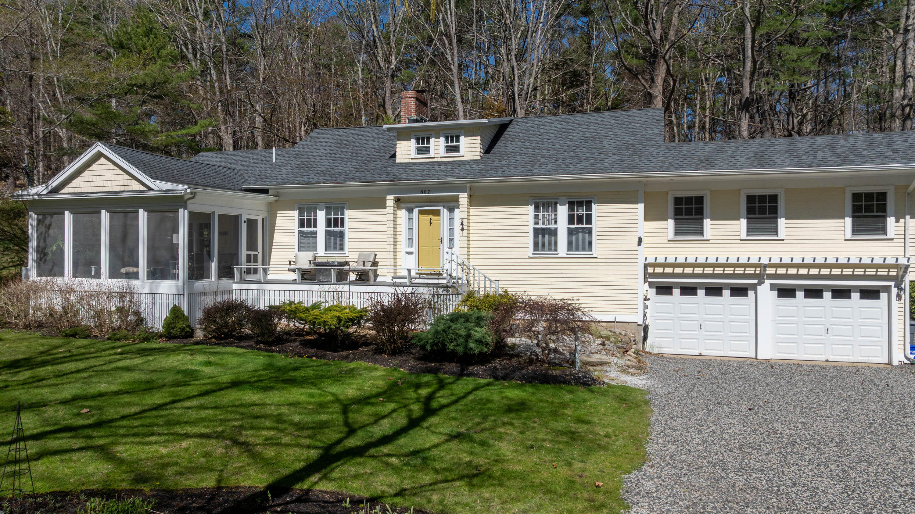 802 Shore Road Cape Neddick, ME 03902 - Photo 2 of 29 pic-2