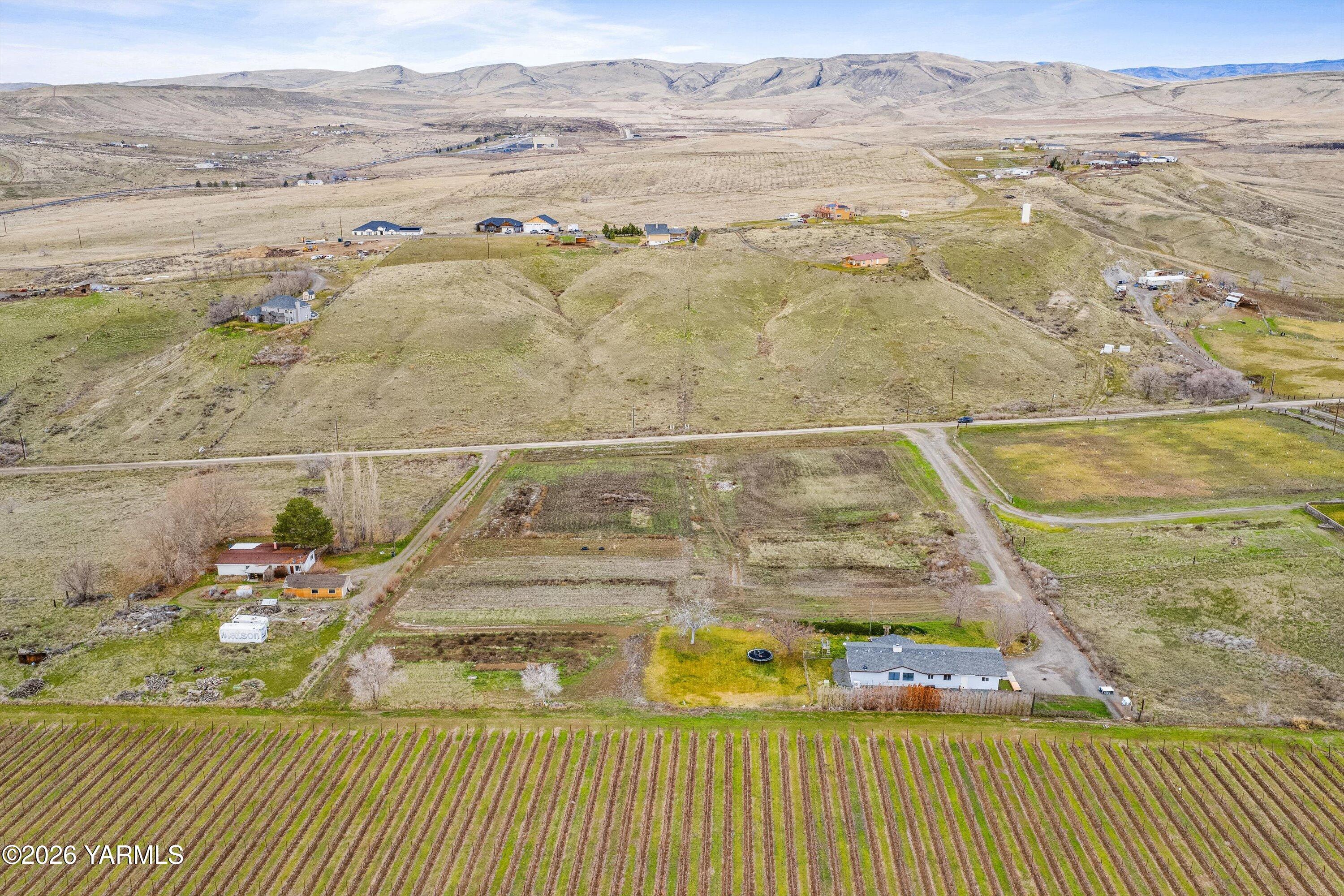 460 Sun Acres Road Zillah, WA 98953 - Photo 38 of 45 a view of an ocean view