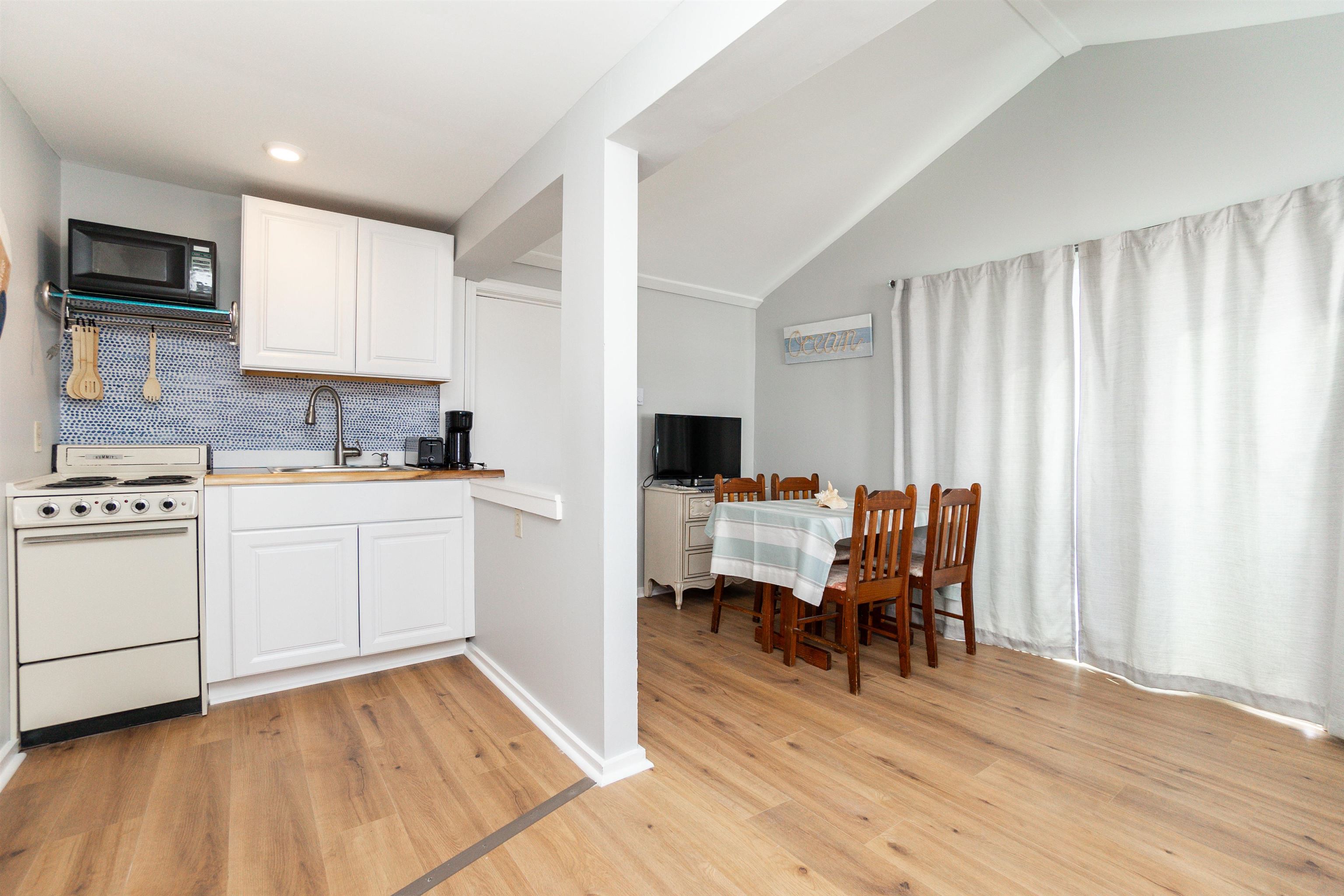 401 A Ocean Boulevard, Unit 1 Hampton, NH 03842 - Photo 4 of 11