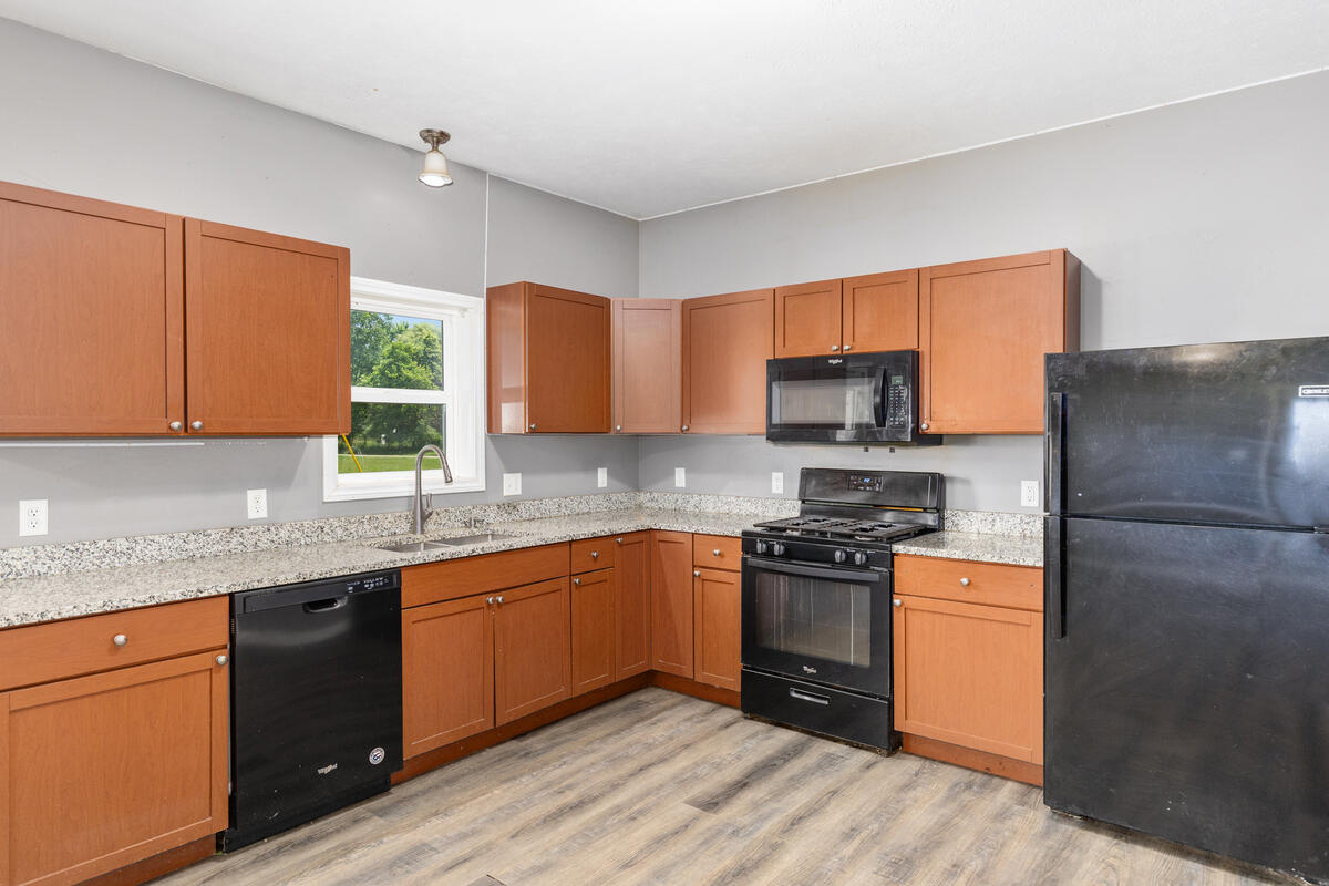 335 North 2nd Street Stanton, MI 48888 - Photo 5 of 24 Kitchen 008