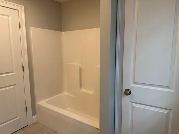 $4,200 | 5 Pauline Way, Rochester, MA 02770
