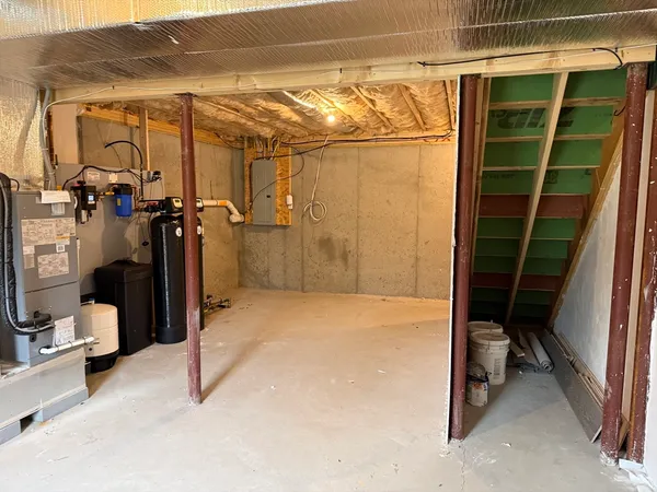 $4,200 | 5 Pauline Way, Rochester, MA 02770