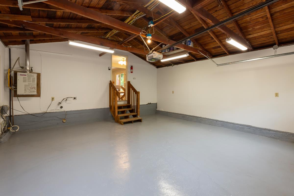 377 Wayside Road Portola Valley, CA 94028 - Photo 18 of 43