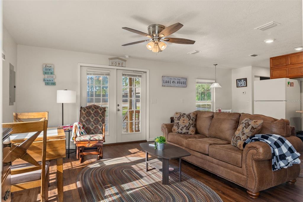 6287 North Crew Terrace Hernando, FL 34442 - Photo 17 of 38 a living room with furniture and a window