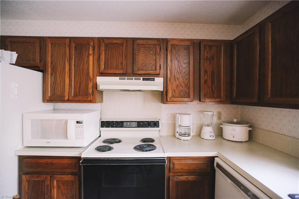 3103 Rockingham Road High Point, NC 27265 - Photo 8 of 22
