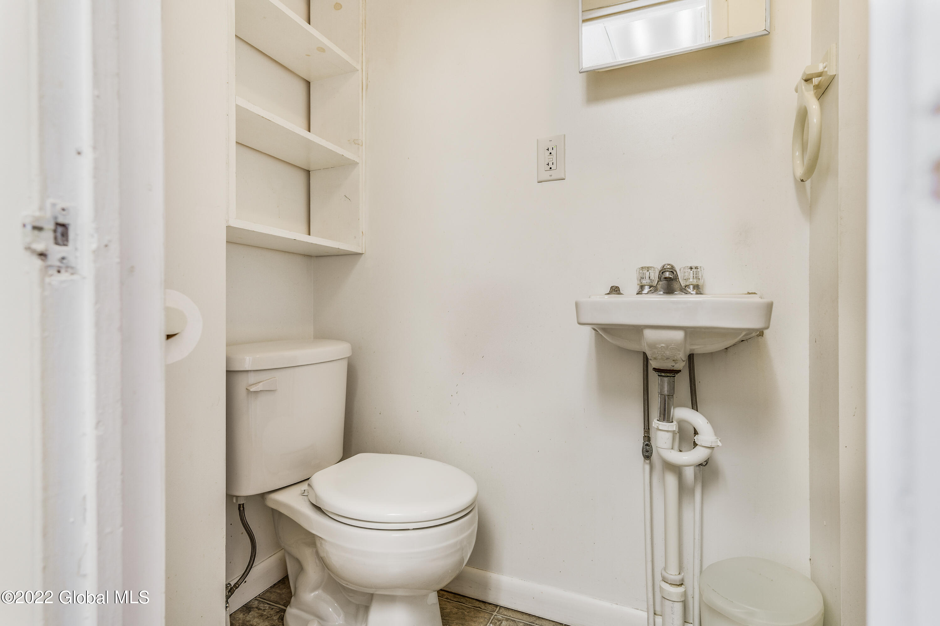 2209 15th Street, Unit 4 Troy, NY 12180 - Photo 7 of 10 EMO04127