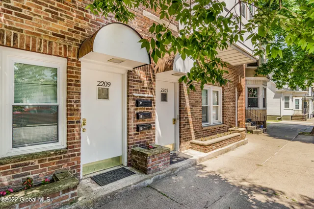 $1,525 | 2209 15th Street, Unit 4, Troy, NY 12180