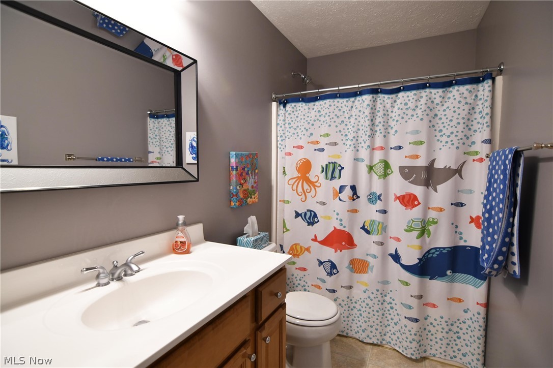 4283 Ridge Crest Drive Akron, OH 44321 - Photo 22 of 35 2nd full bathroom