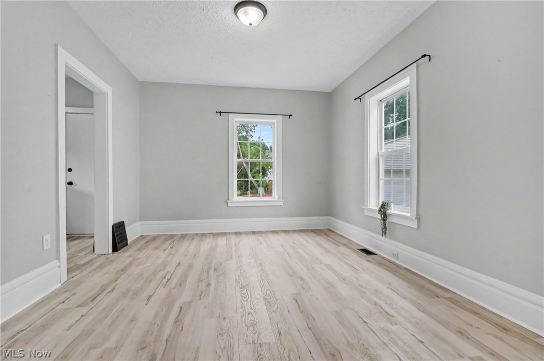 1010 Sawyer Avenue Akron, OH 44310 - Photo 13 of 29
