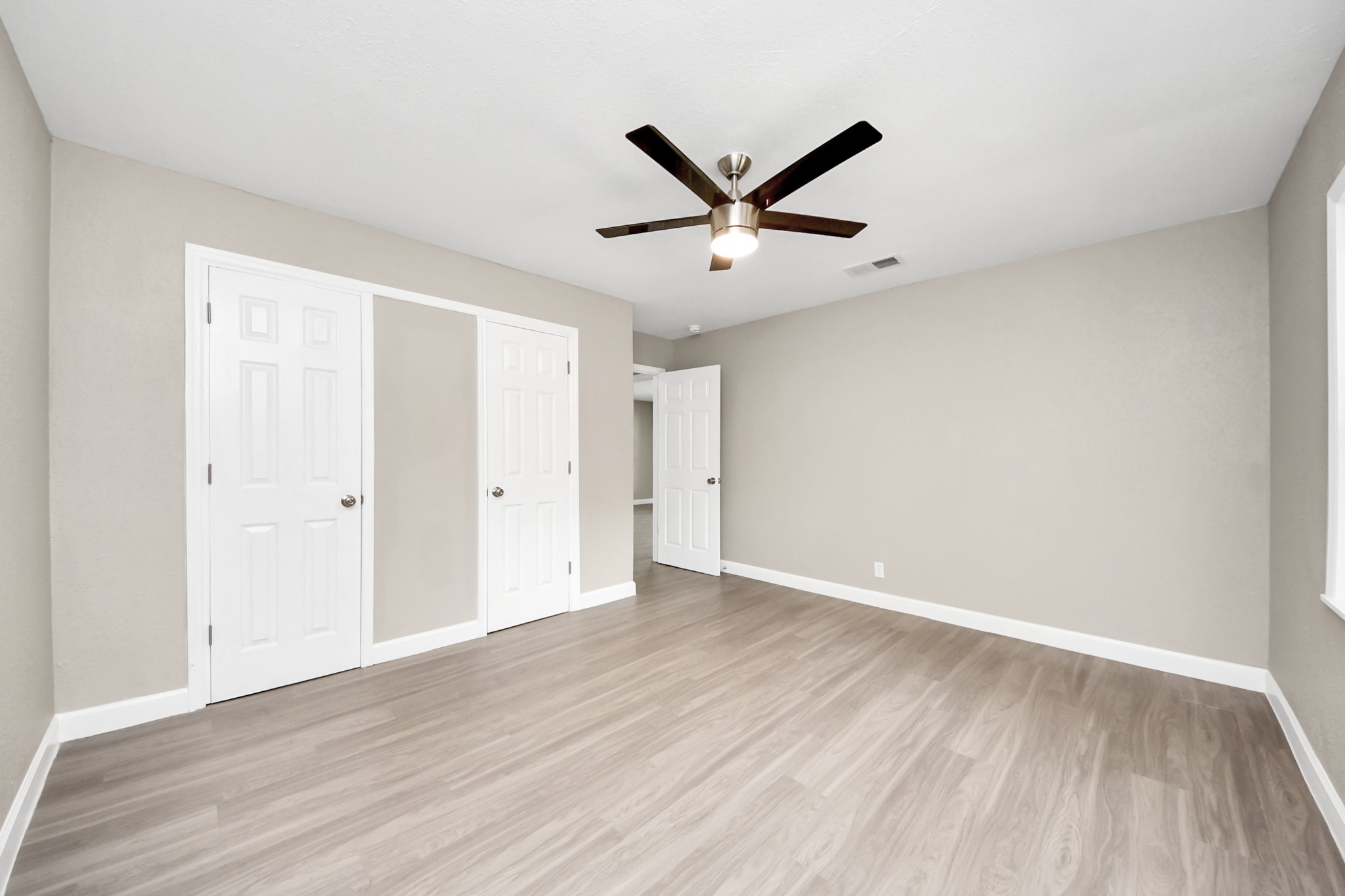 4910 Eppes Street Houston, TX 77021 - Photo 12 of 22 Gallery Image 12