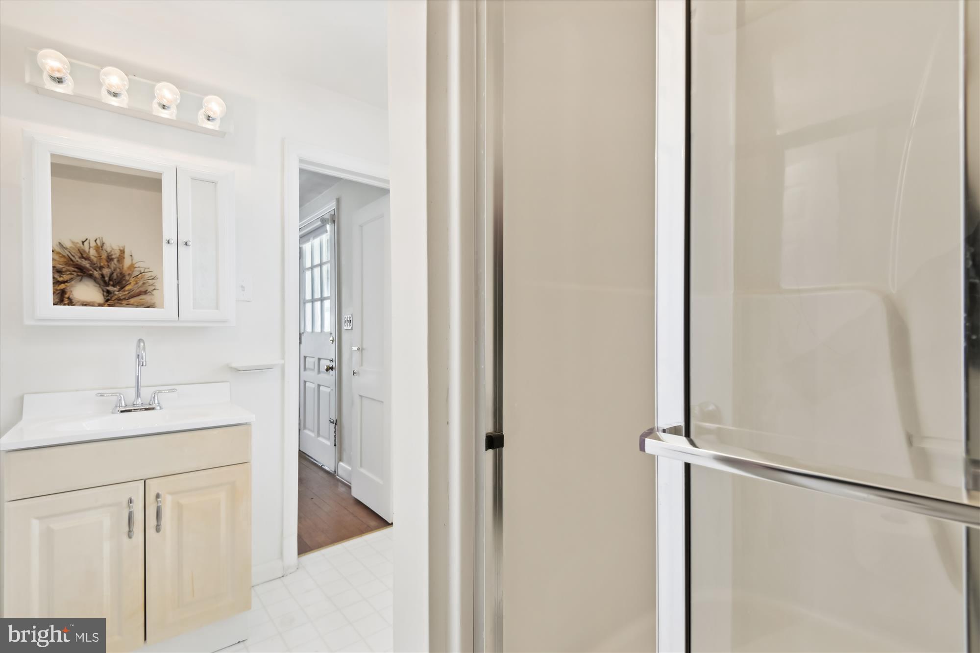 7101 Plymouth Road Pikesville, MD 21208 - Photo 23 of 37 Bathroom View