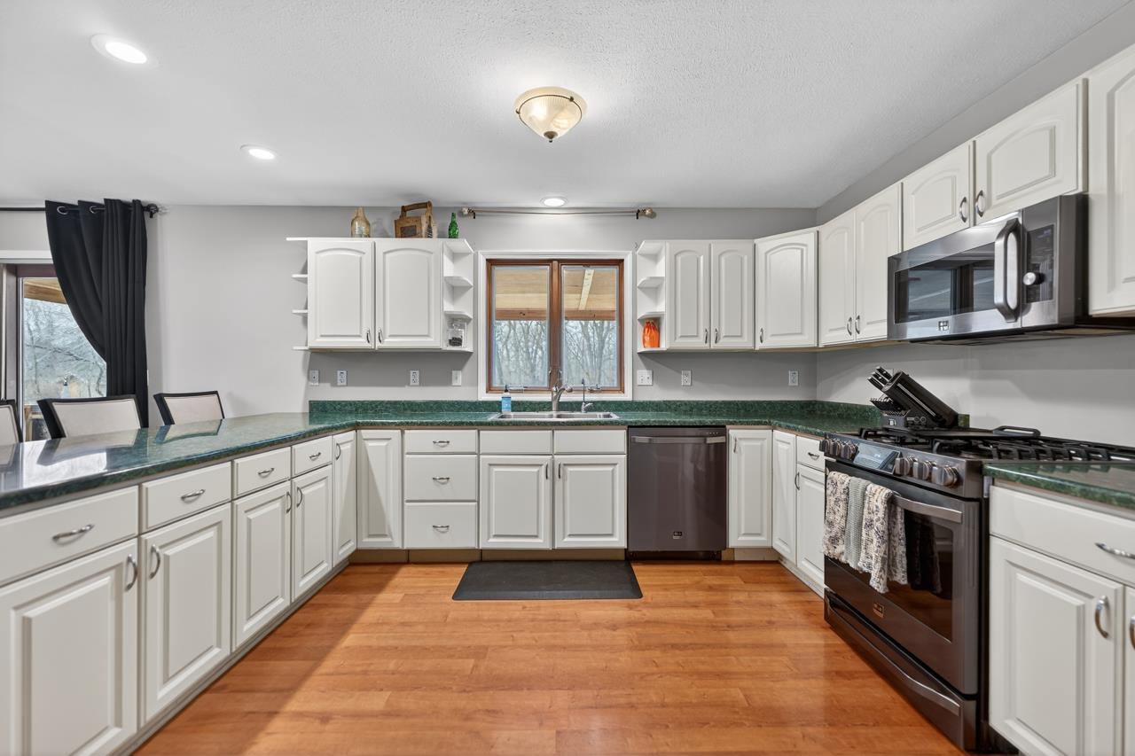206 Griffin Place Southwest Poplar Grove, IL 61065 - Photo 11 of 38