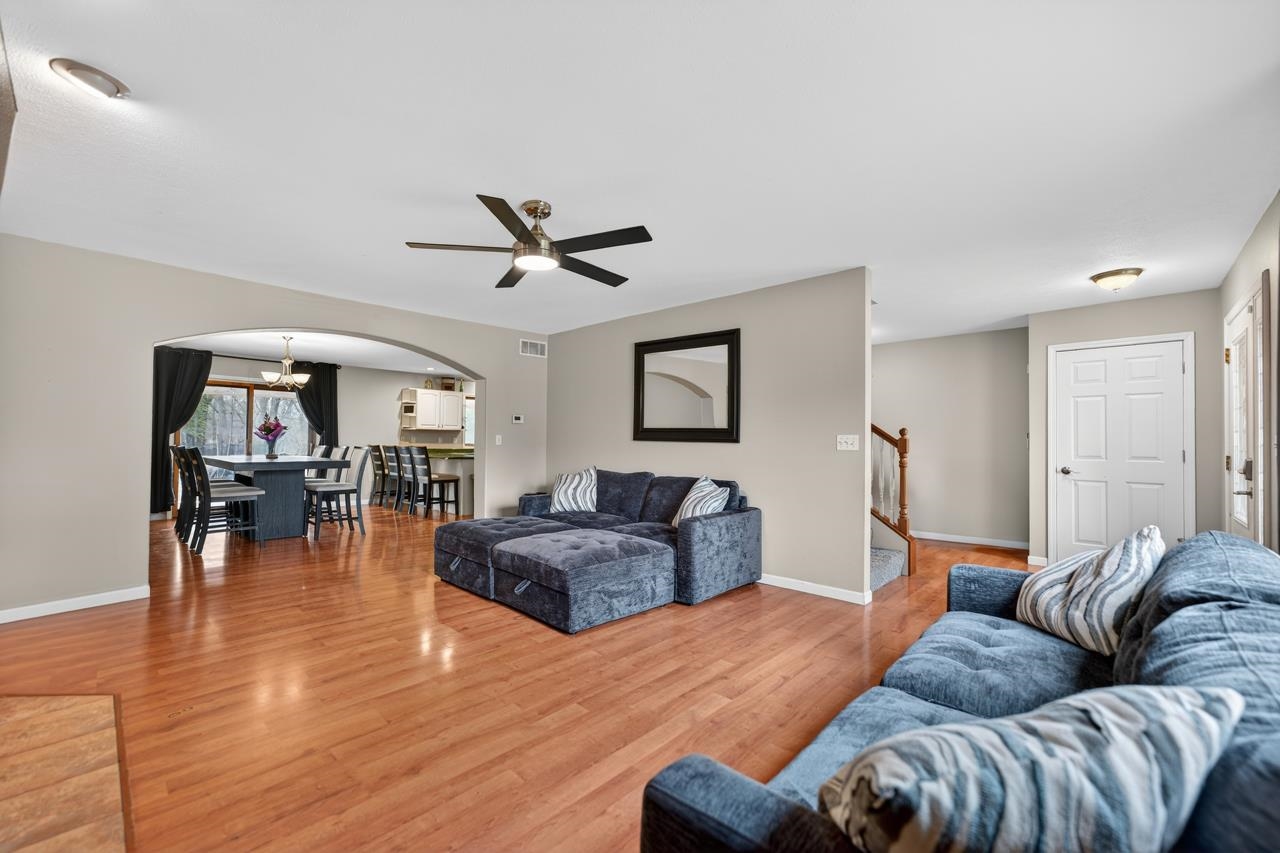 206 Griffin Place Southwest Poplar Grove, IL 61065 - Photo 8 of 38