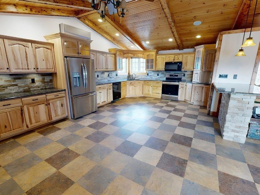 511 Clover Run Road Mahaffey, PA 15757 - Photo 7 of 36