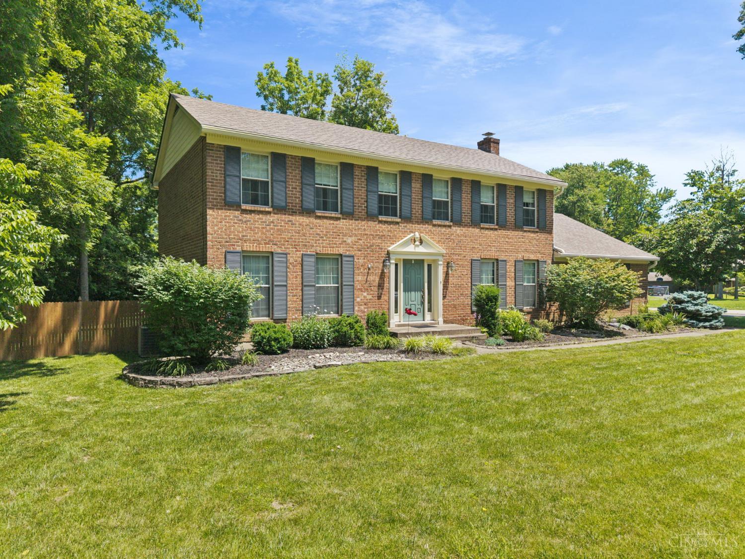 6400 Roth Ridge Drive Loveland, OH 45140 - Photo 3 of 40 Gallery Image 3