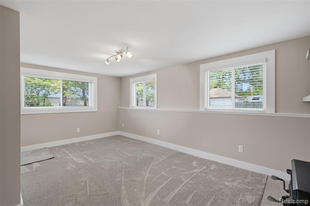 107 2nd Street Fenton, MI 48430 - Photo 16 of 38 Gallery Image 16