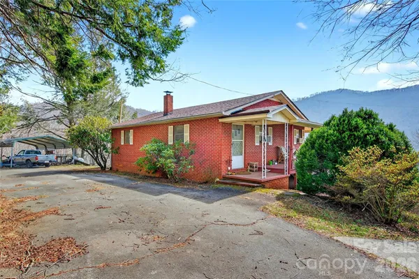 $320,000 | 1306 Fork Mountain Road, Bakersville, NC 28705