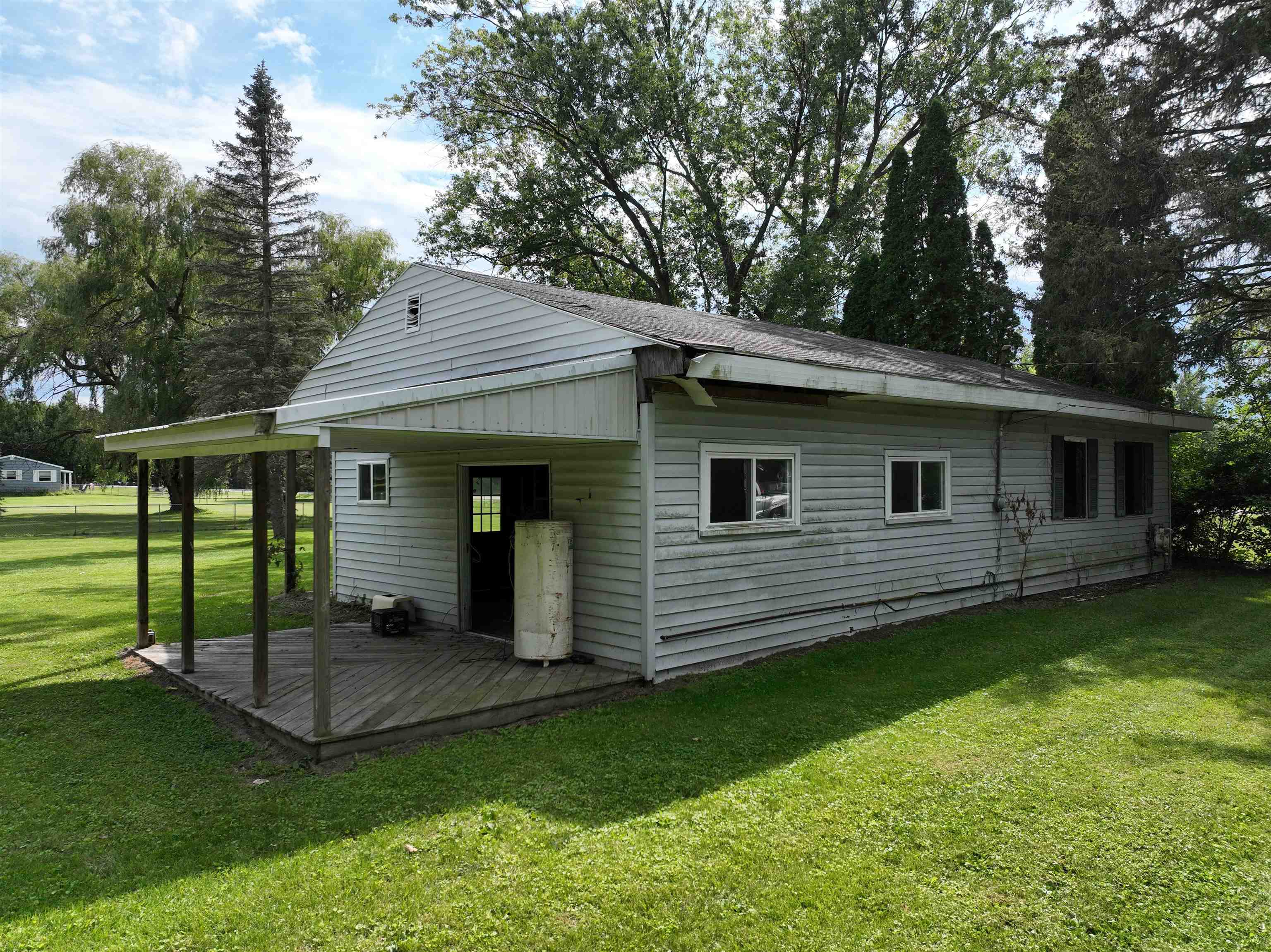 13196 Neff Road Clio, MI 48420 - Photo 28 of 42 50086910-27.JPG