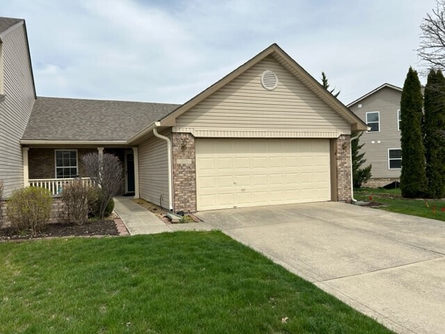 1208 Worcester Way Greenfield, IN 46140 - Photo 2 of 14