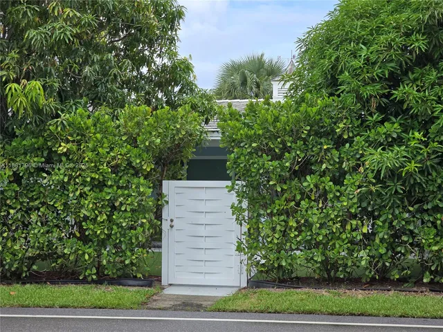 $3,200 | 340 Bamboo Road, Unit NORTH, Palm Beach Shores, FL 33404