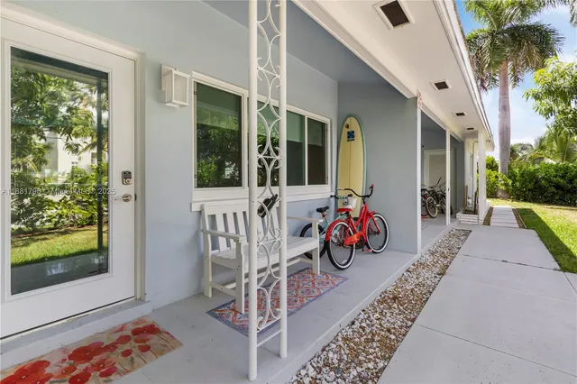 $3,200 | 340 Bamboo Road, Unit NORTH, Palm Beach Shores, FL 33404