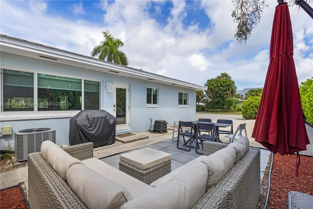 $3,200 | 340 Bamboo Road, Unit NORTH, Palm Beach Shores, FL 33404