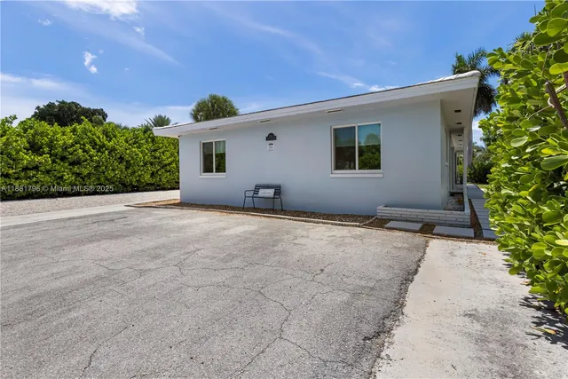 $3,200 | 340 Bamboo Road, Unit NORTH, Palm Beach Shores, FL 33404