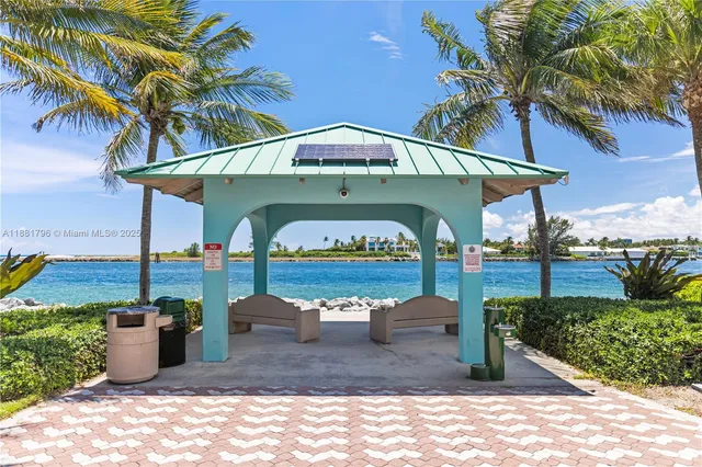 $3,200 | 340 Bamboo Road, Unit NORTH, Palm Beach Shores, FL 33404