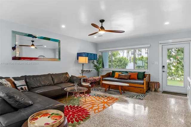 $3,200 | 340 Bamboo Road, Unit NORTH, Palm Beach Shores, FL 33404