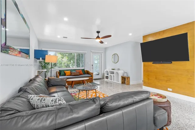 $3,200 | 340 Bamboo Road, Unit NORTH, Palm Beach Shores, FL 33404