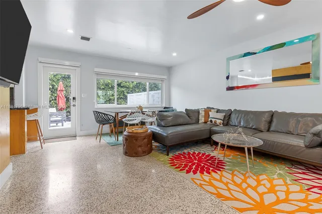 $3,200 | 340 Bamboo Road, Unit NORTH, Palm Beach Shores, FL 33404