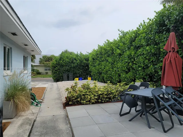 $3,200 | 340 Bamboo Road, Unit NORTH, Palm Beach Shores, FL 33404