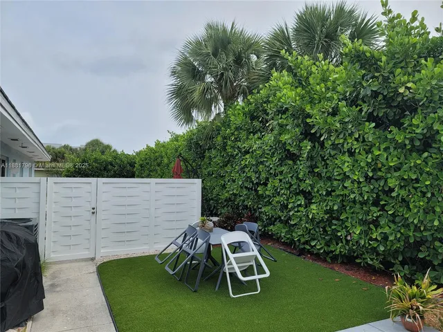 $3,200 | 340 Bamboo Road, Unit NORTH, Palm Beach Shores, FL 33404