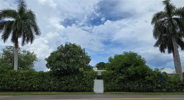 $3,200 | 340 Bamboo Road, Unit NORTH, Palm Beach Shores, FL 33404