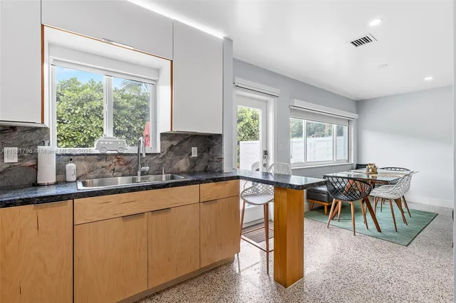 $3,200 | 340 Bamboo Road, Unit NORTH, Palm Beach Shores, FL 33404