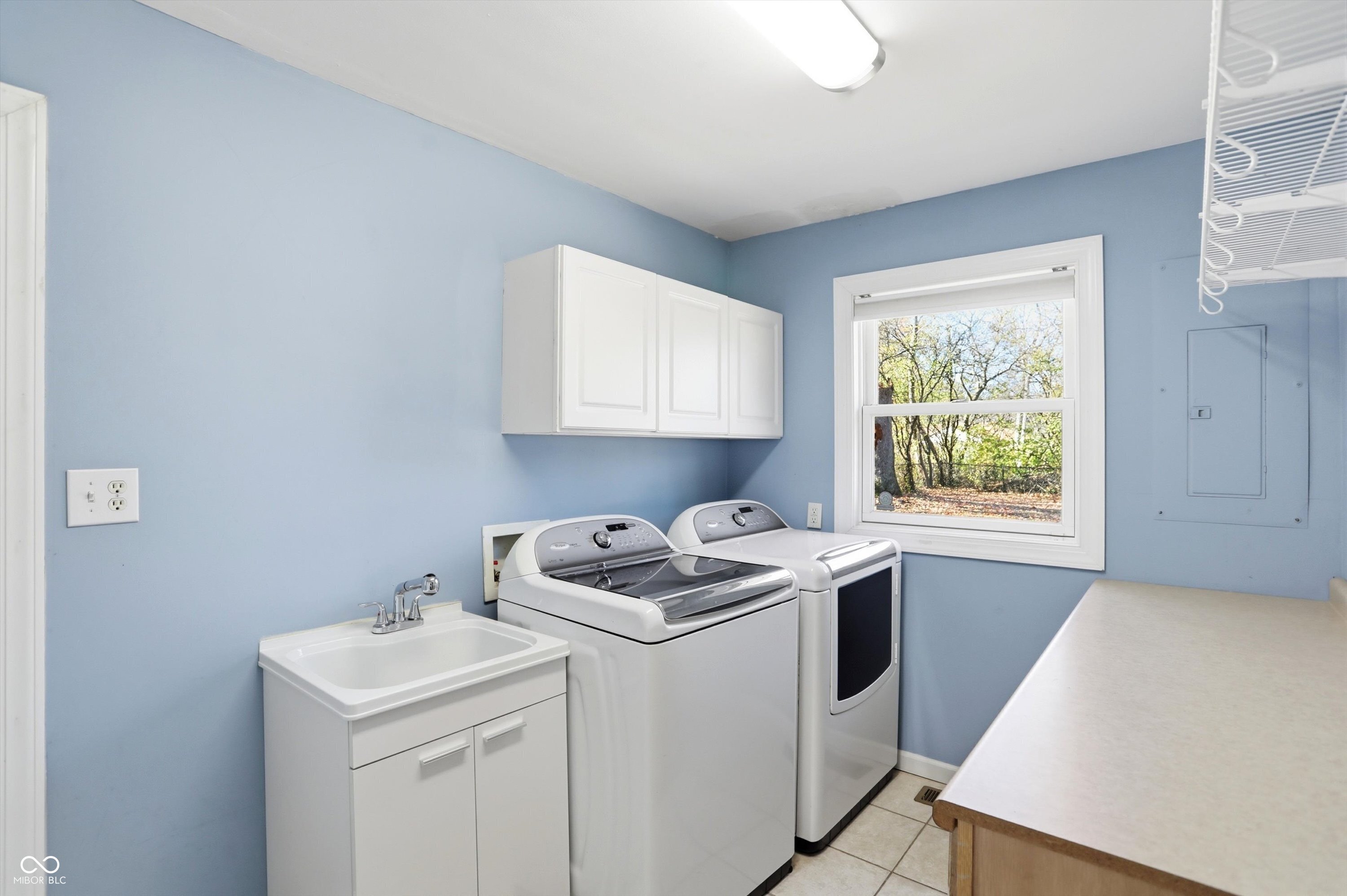 7026 Spring Mill Road Indianapolis, IN 46260 - Photo 23 of 48