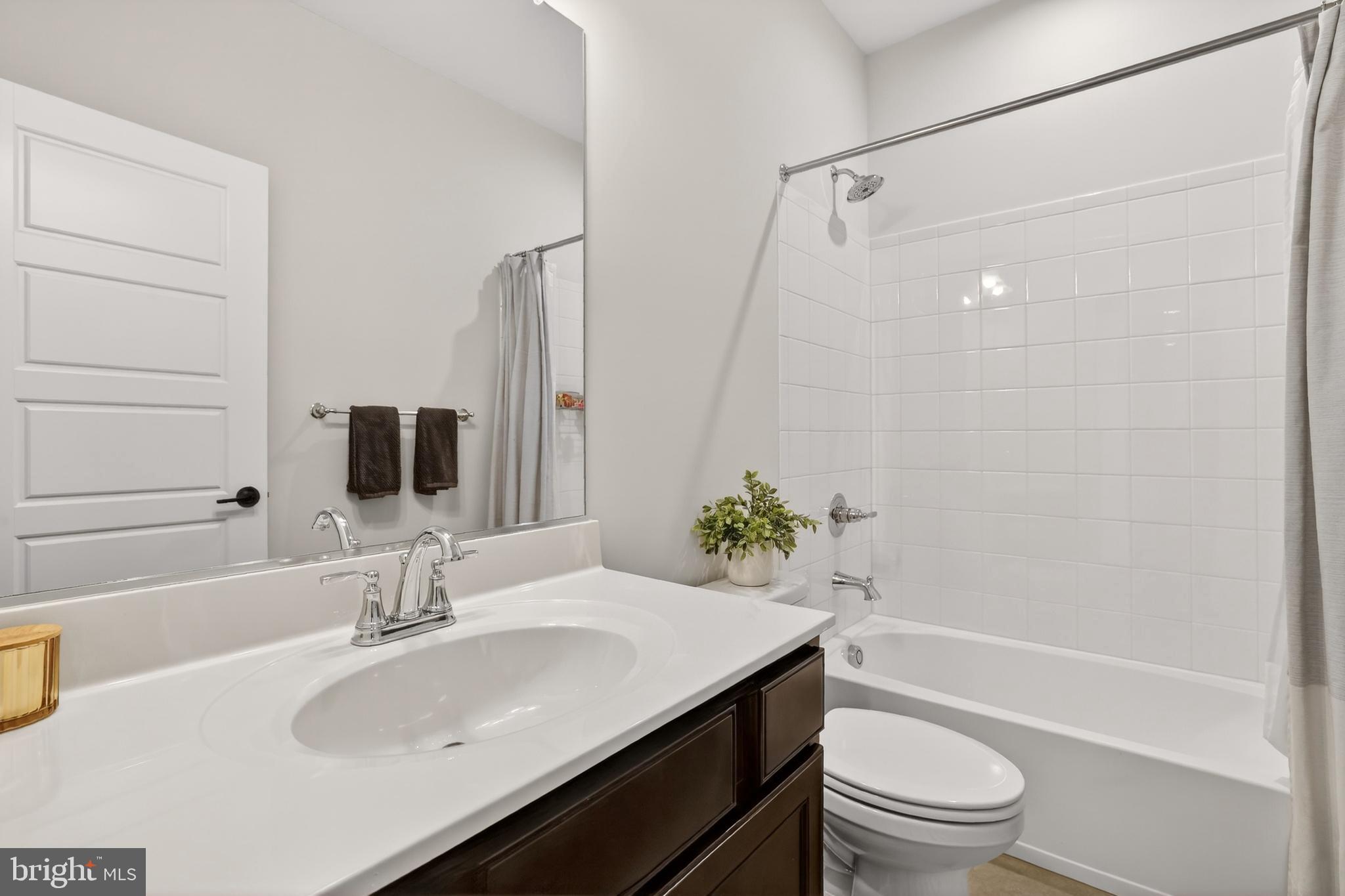 22069 Clarksburg Road Clarksburg, MD 20871 - Photo 28 of 49 Ensuite Full Bathroom