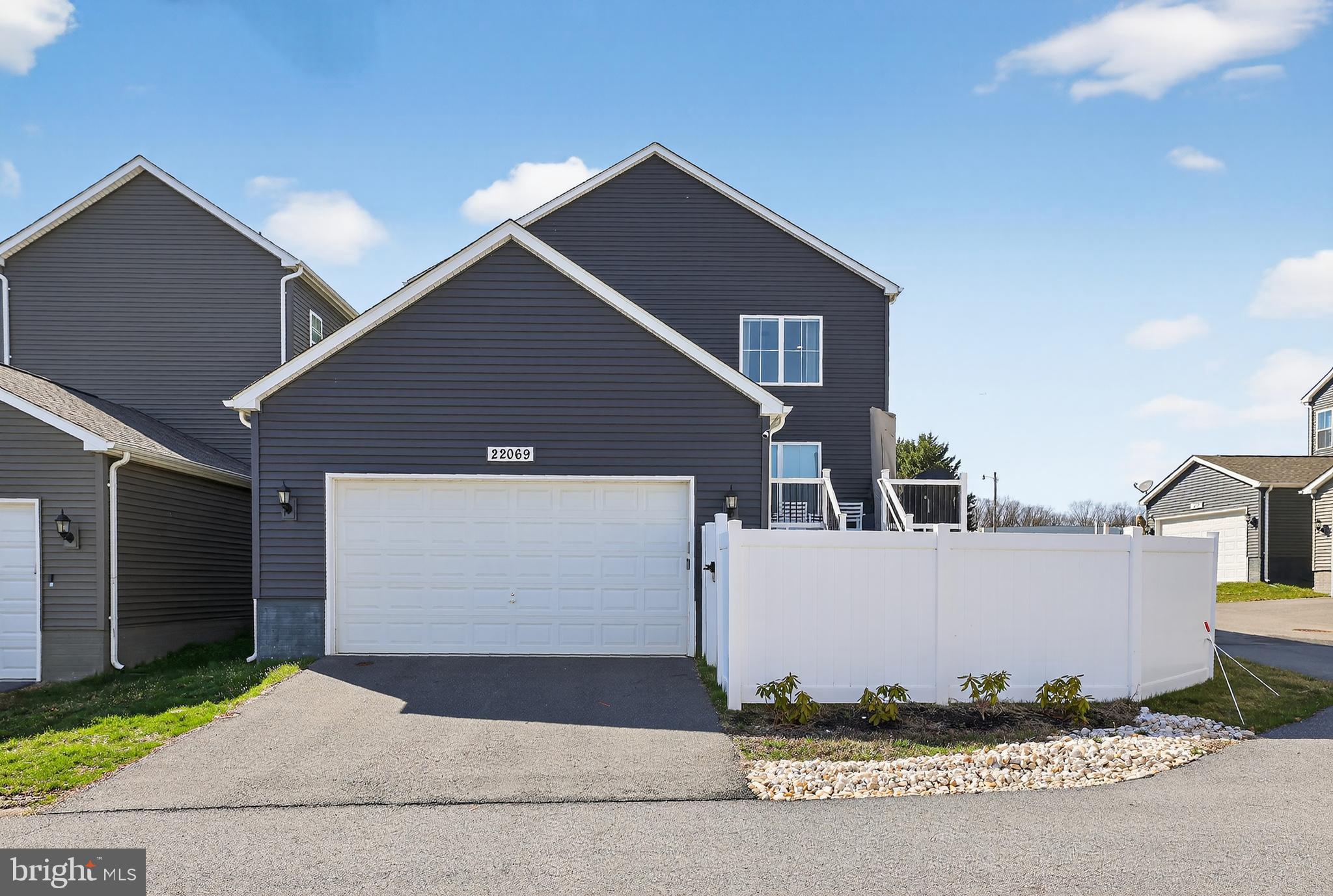 22069 Clarksburg Road Clarksburg, MD 20871 - Photo 41 of 49 Driveway